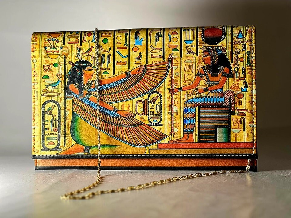 Women Wallet The Winged Goddess Isis  Egyptian Style Portfolio Leather Purse0